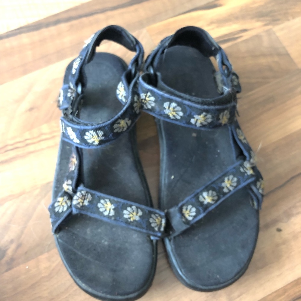 Old Tevas